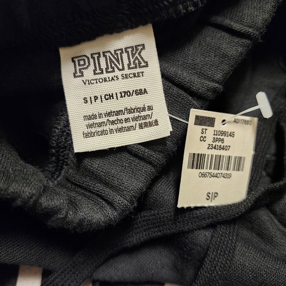 (H) VS Pink NWT Bling Miami Shorts ✨️ - Picture 6 of 6